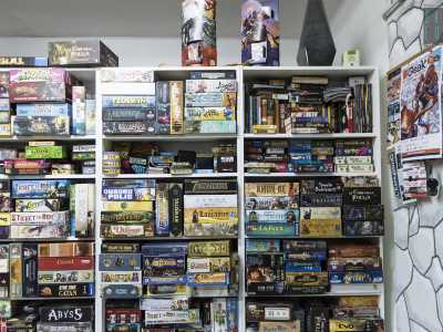 Gli strumenti di svago si sono moltiplicati: basti pensare all'infinita gamma di giochi da tavola dalla trama intricata. A quelli "tradizionali" come Monopoli e Risiko se ne sono aggiunti tanti altri